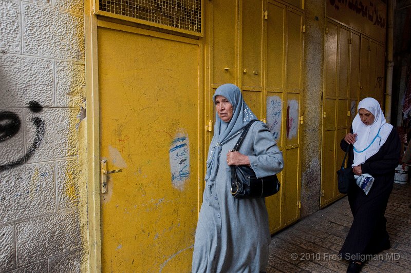 20100408_111357 D3.jpg - 2 ladies, Islamic Quarter